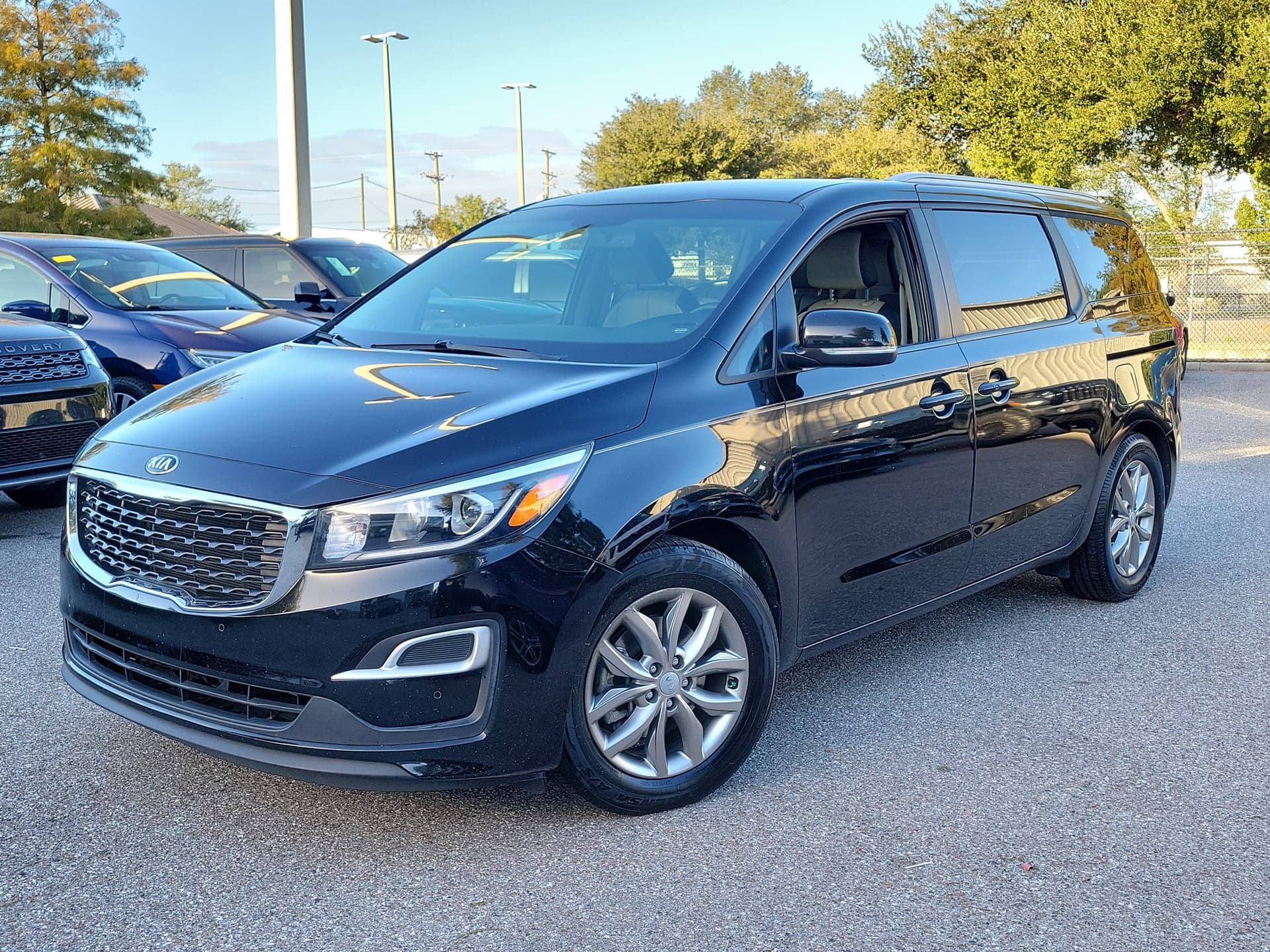 2019 Kia Sedona EX — photo 1 of 34