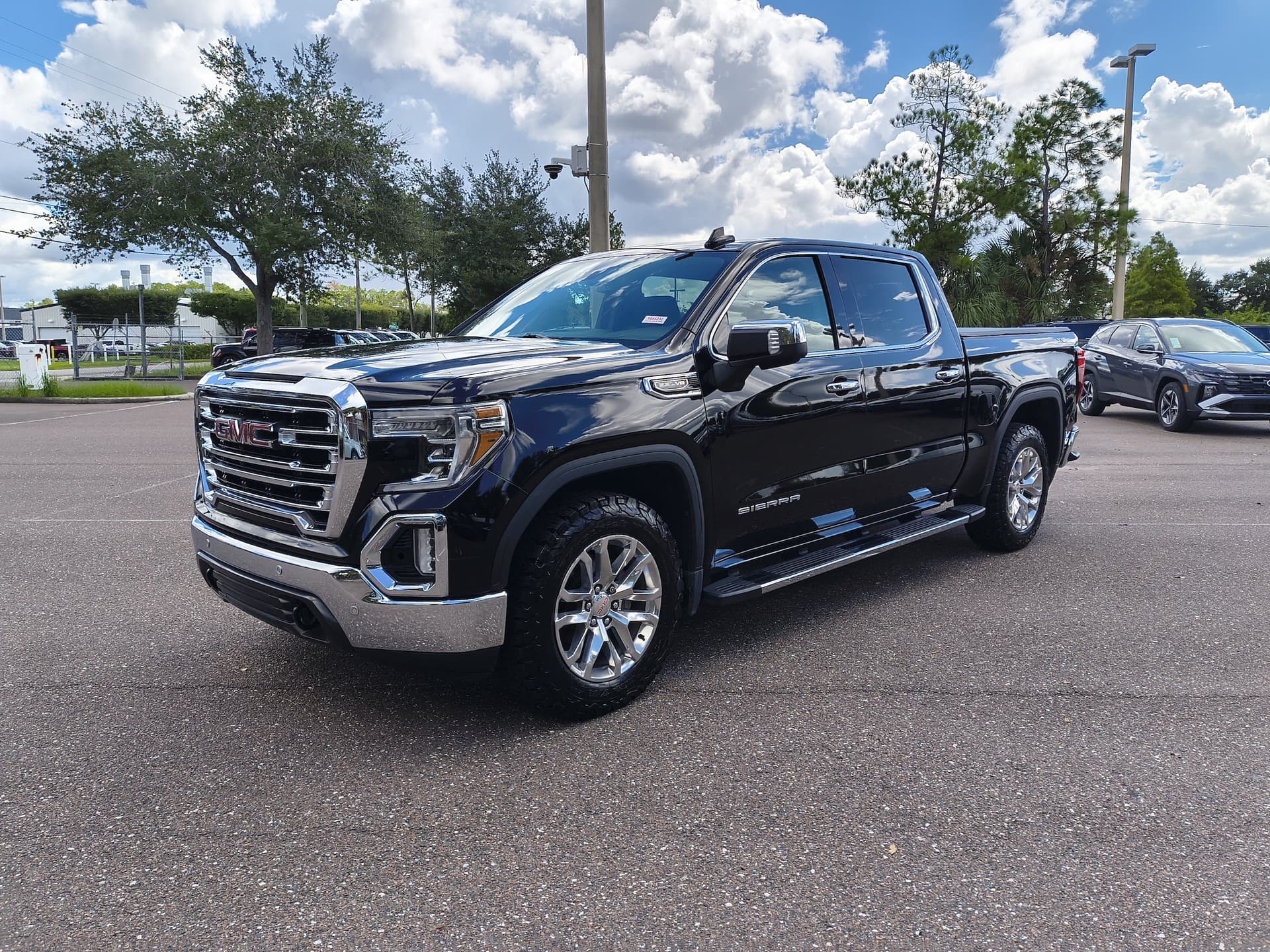 2019 GMC Sierra 1500 SLT — photo 1 of 35