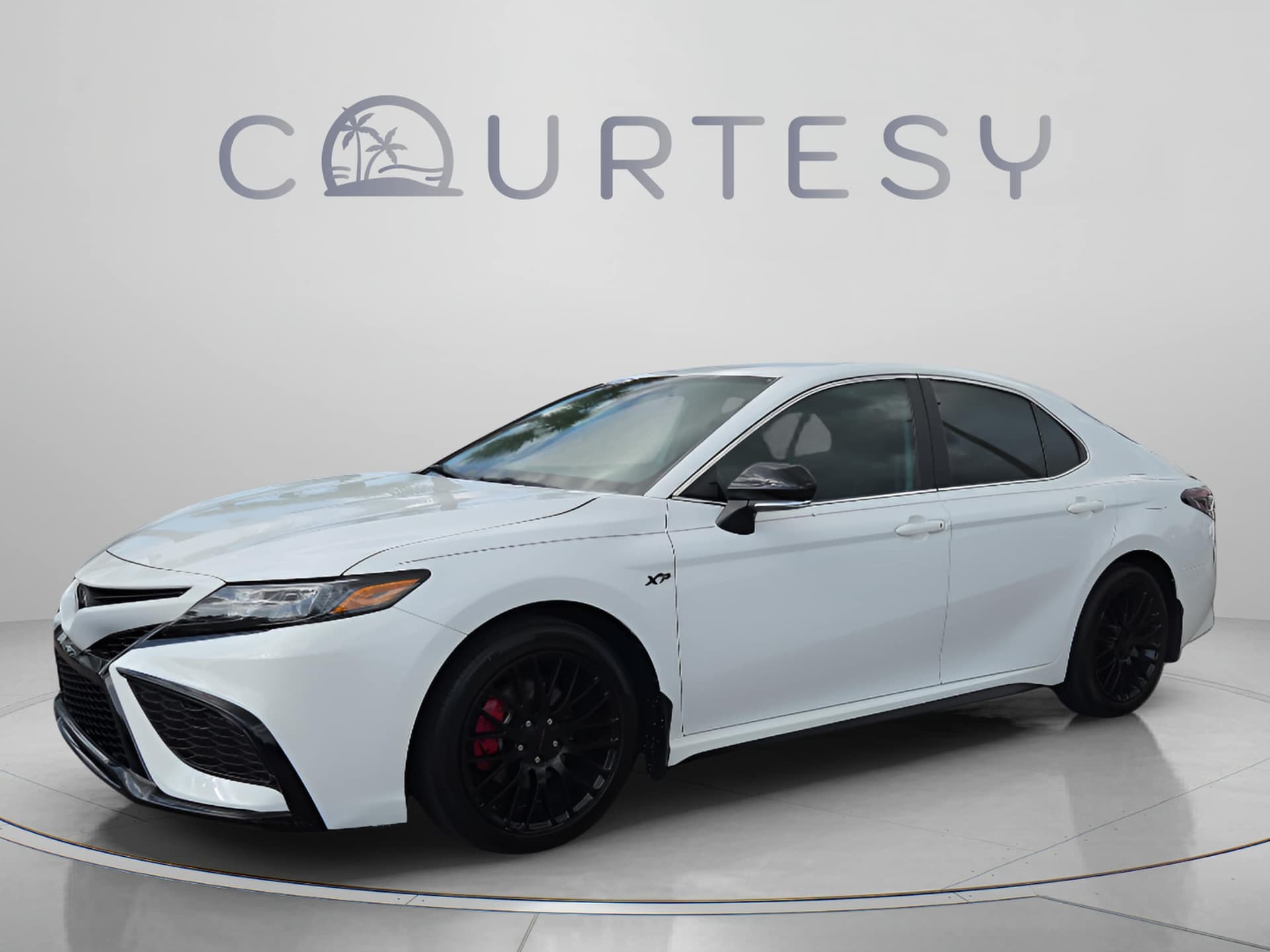 2023 Toyota Camry SE — photo 1 of 38