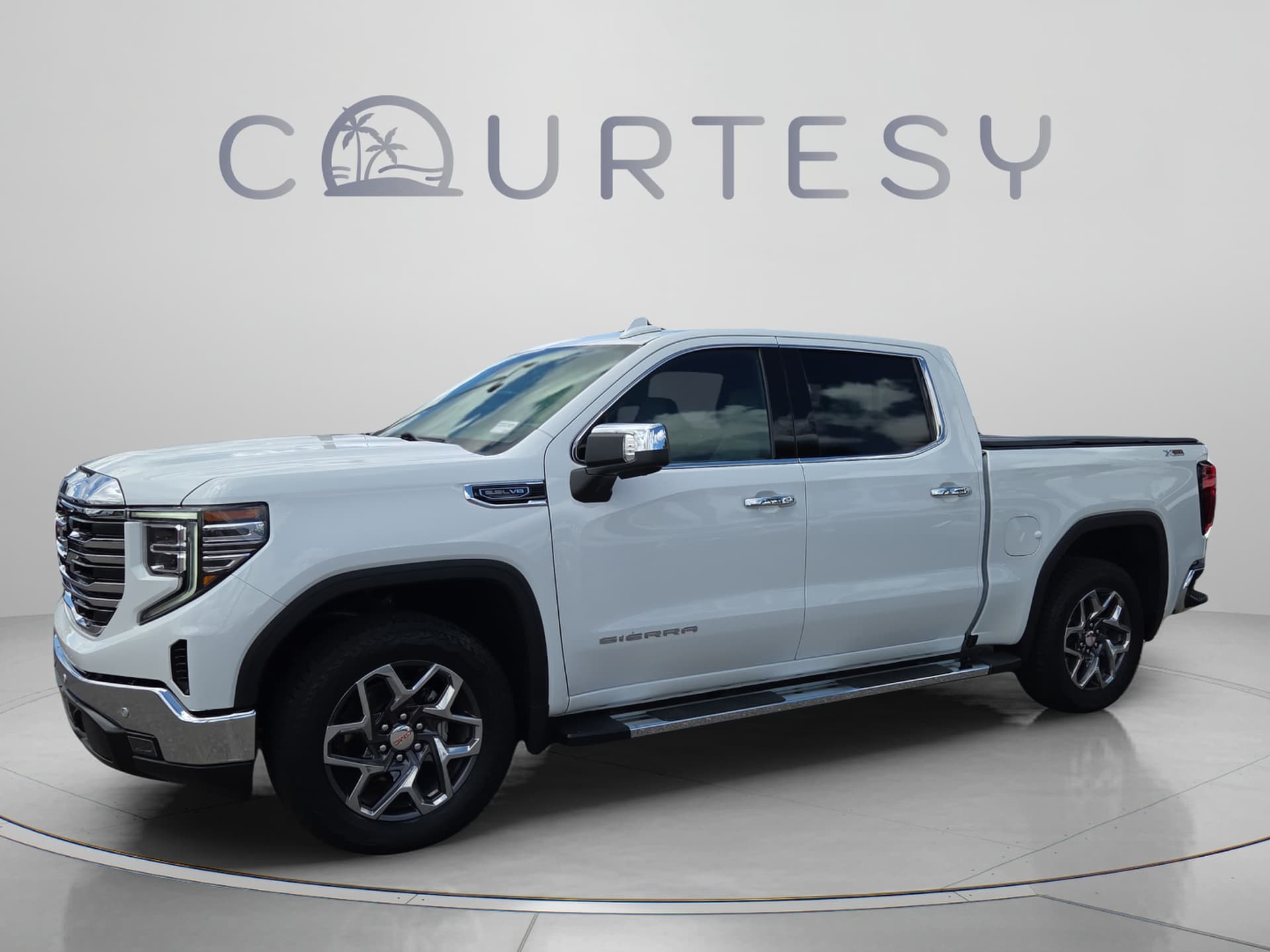 2024 GMC Sierra 1500 SLT — photo 1 of 42