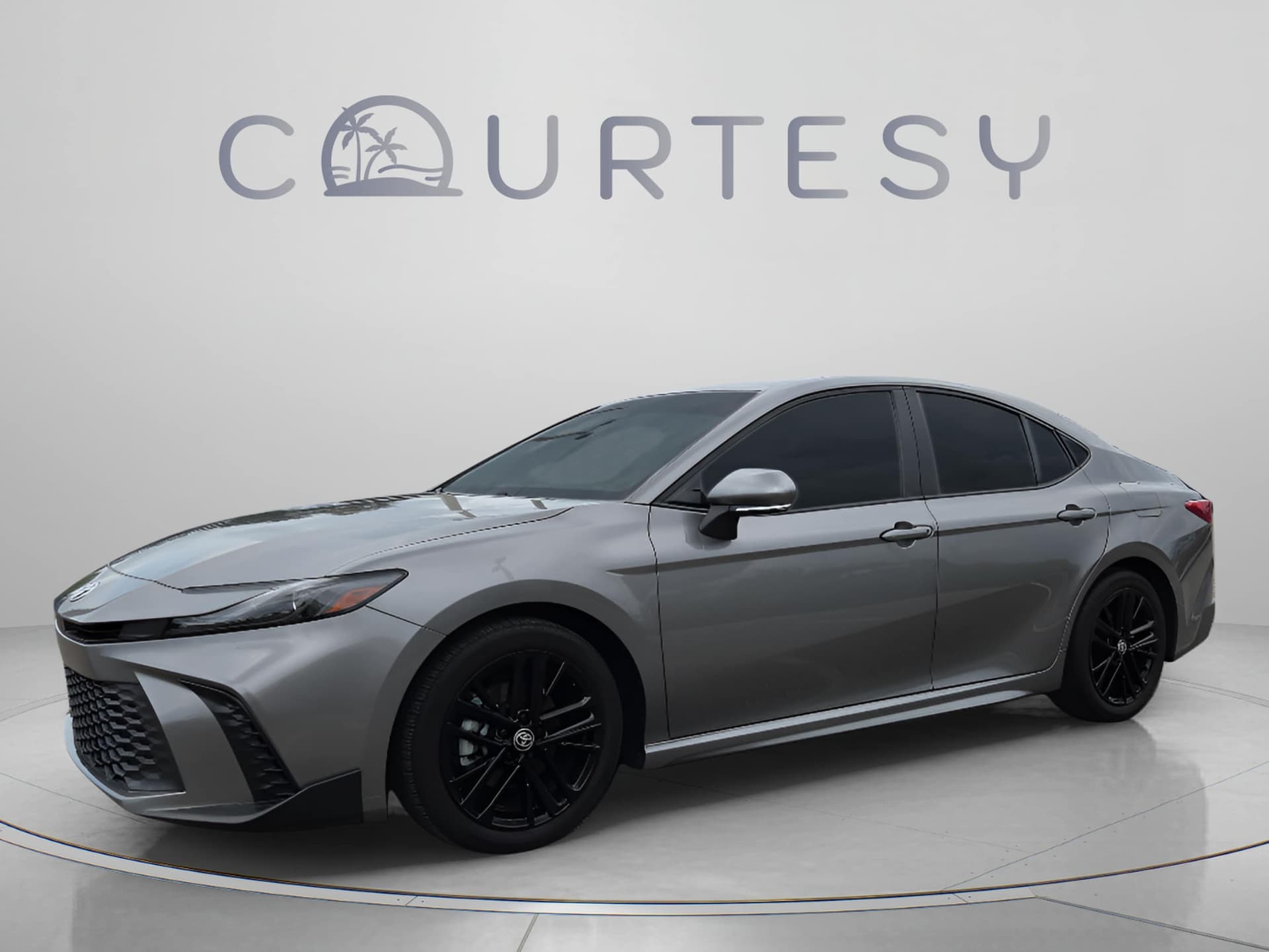 2025 Toyota Camry LE — photo 1 of 38