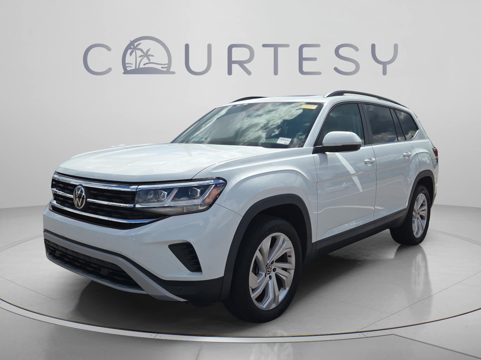 2021 Volkswagen Atlas 2.0T SE w/Technology — photo 1 of 10