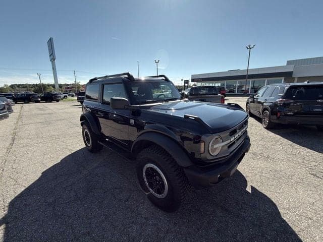 2021 Ford Bronco Base — photo 1 of 7