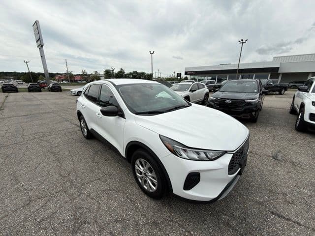 2023 Ford Escape Active — photo 1 of 7
