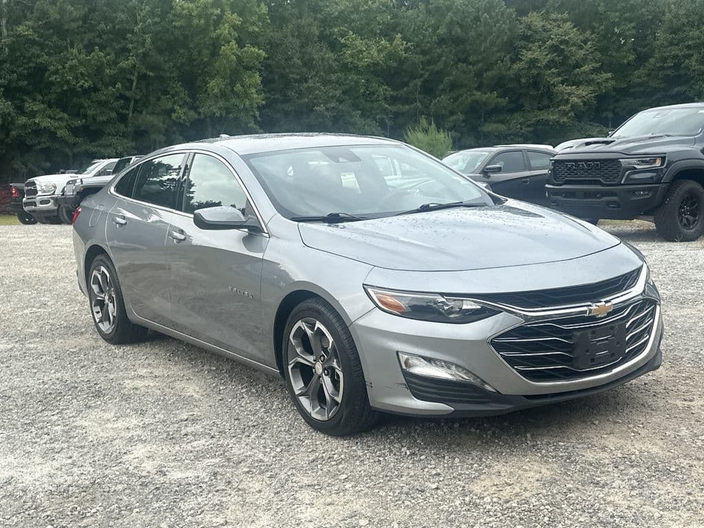 2024 Chevrolet Malibu LT — photo 1 of 2