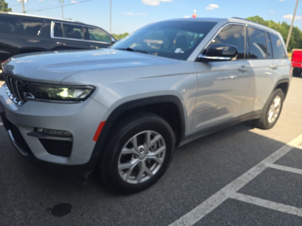 2023 Jeep Grand Cherokee Limited — photo 1 of 2