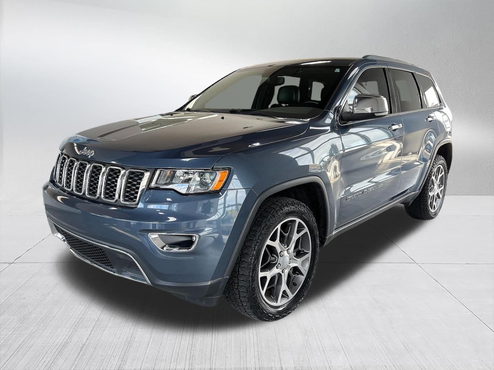 2019 Jeep Grand Cherokee Limited — photo 1 of 30