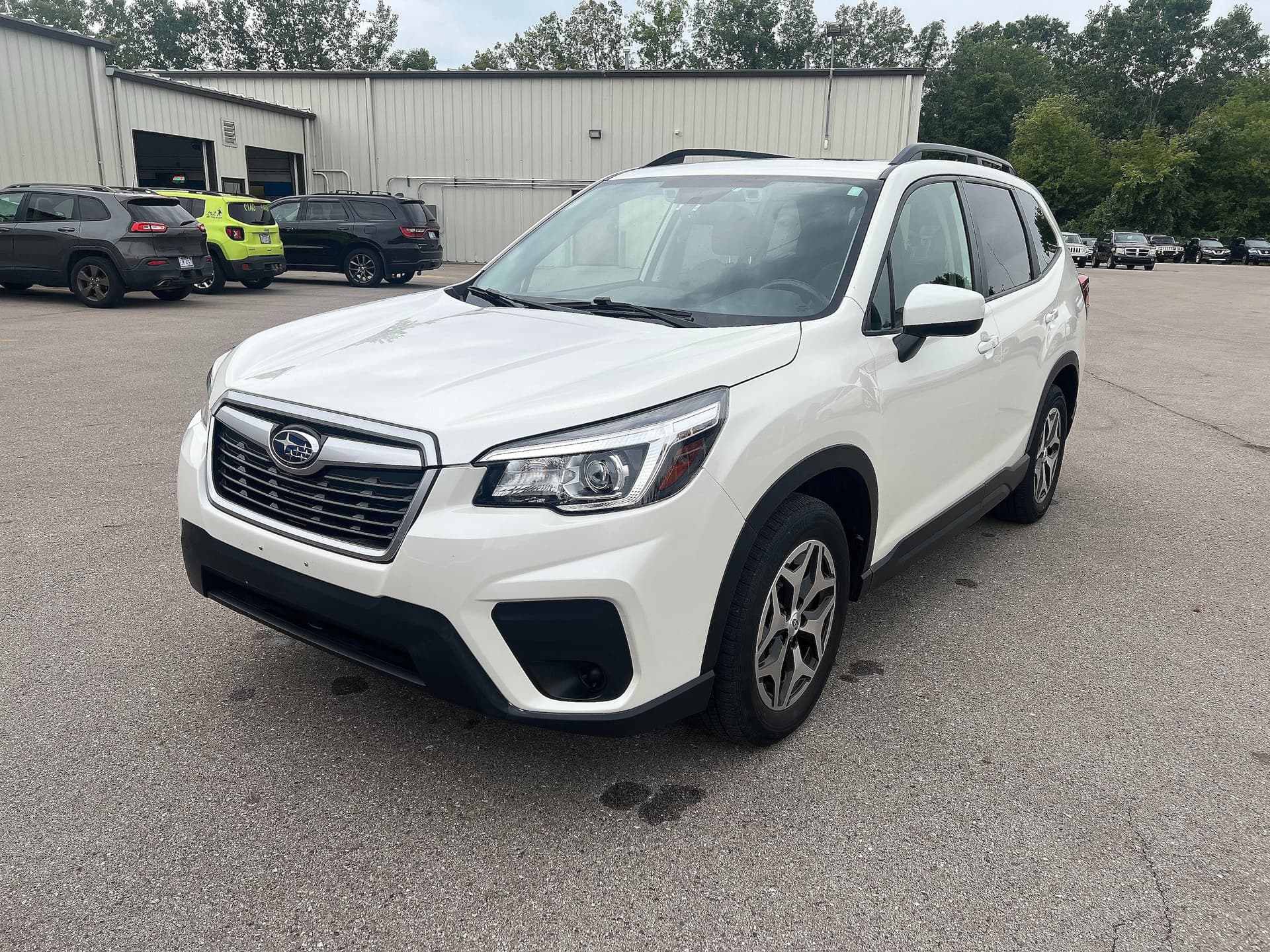 2020 Subaru Forester Premium — photo 1 of 11