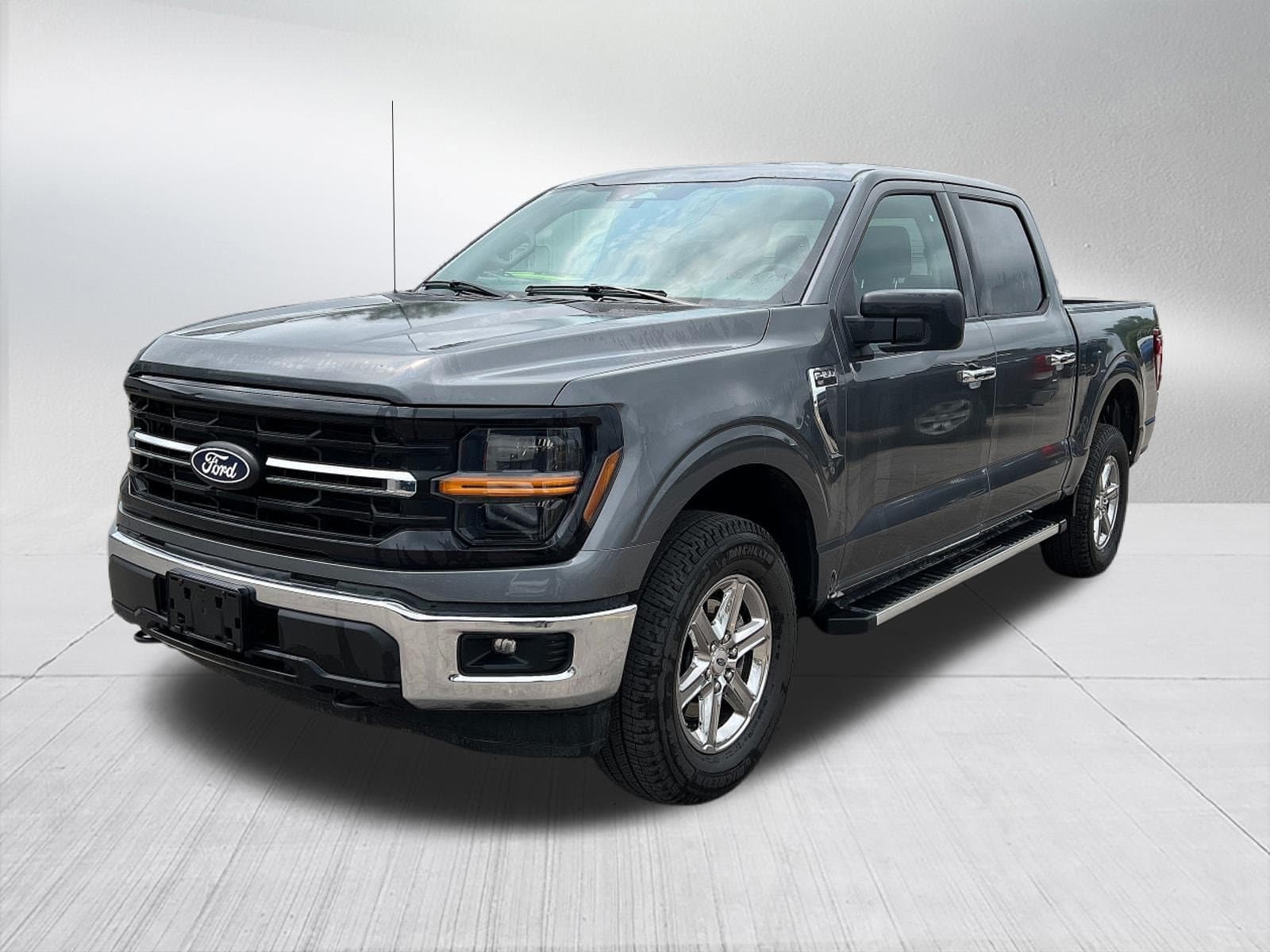2025 Ford F-150 XLT SuperCrew 4WD — photo 1 of 11