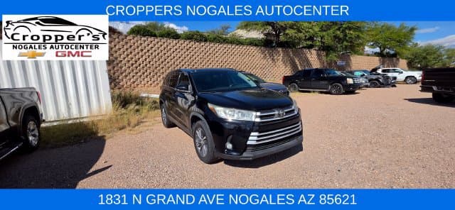 2019 Toyota Highlander SE — photo 1 of 3