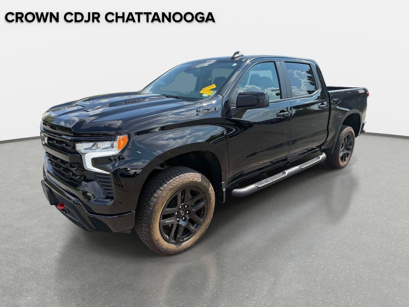 2024 Chevrolet Silverado 1500 LT Trail Boss — photo 1 of 10