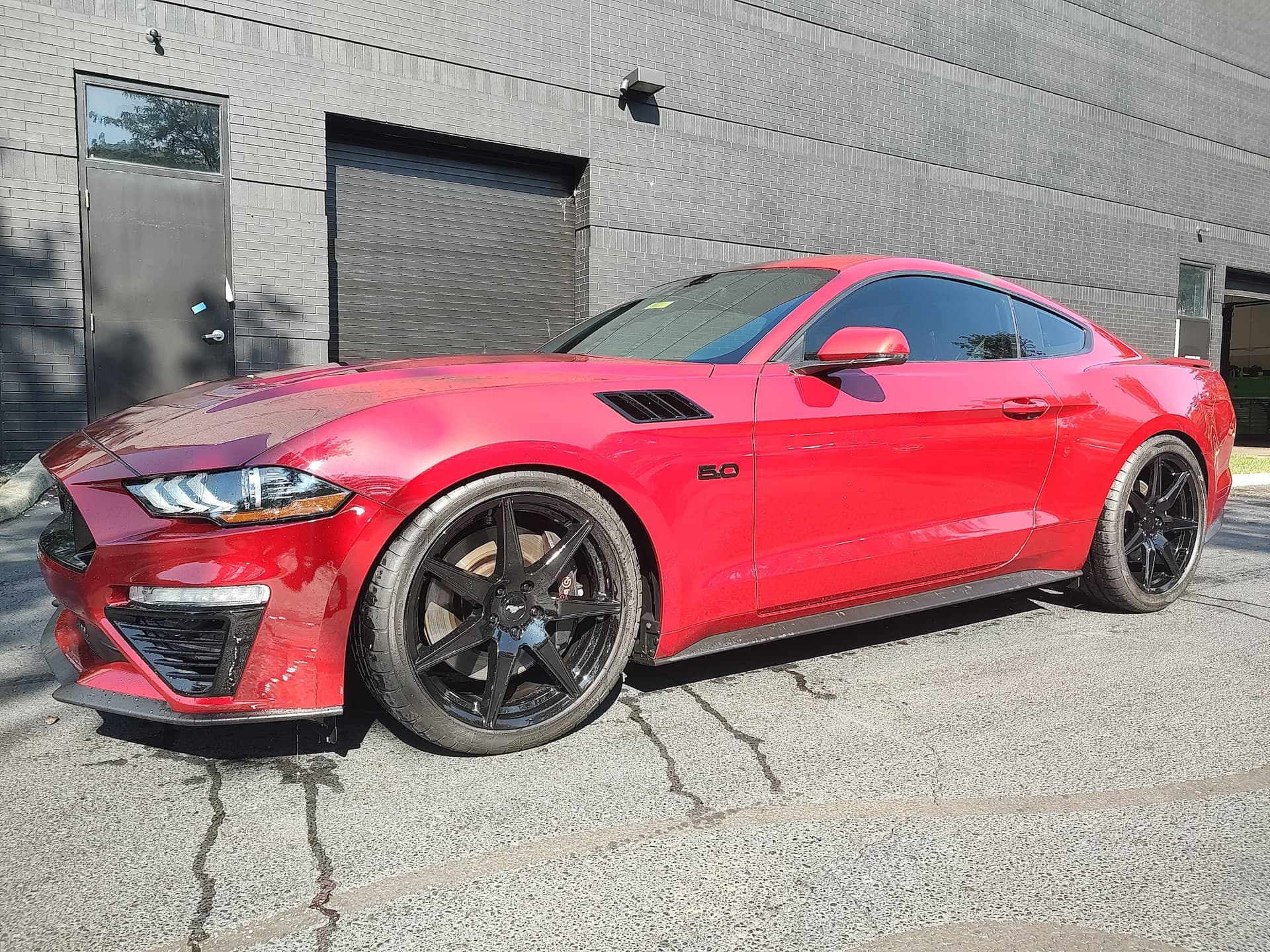 2021 Ford Mustang GT Premium — photo 1 of 16