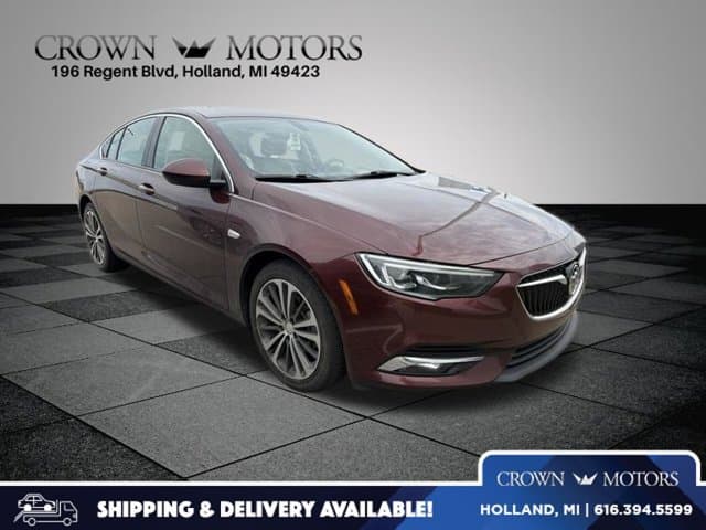 2018 Buick Regal Sportback Essence — photo 1 of 16