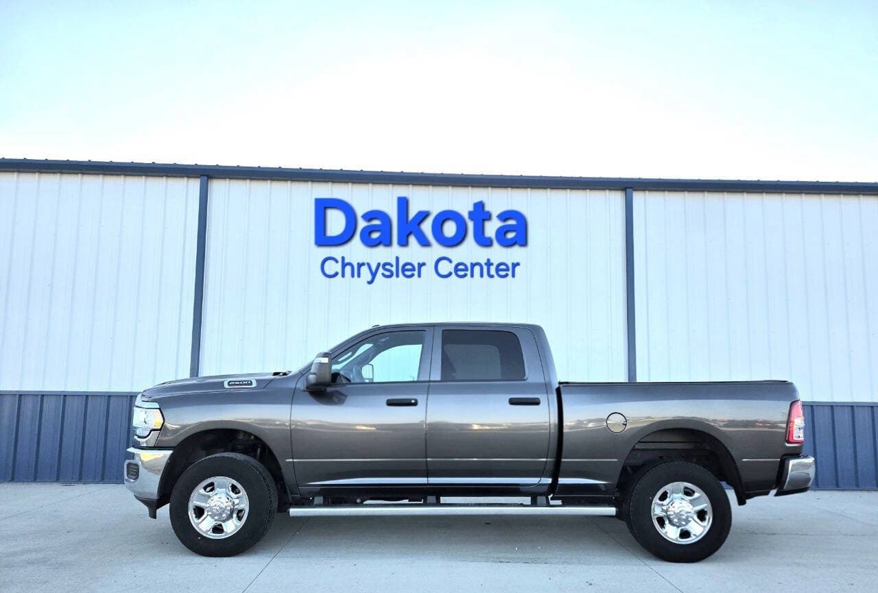 2024 RAM 2500 Tradesman — photo 1 of 26
