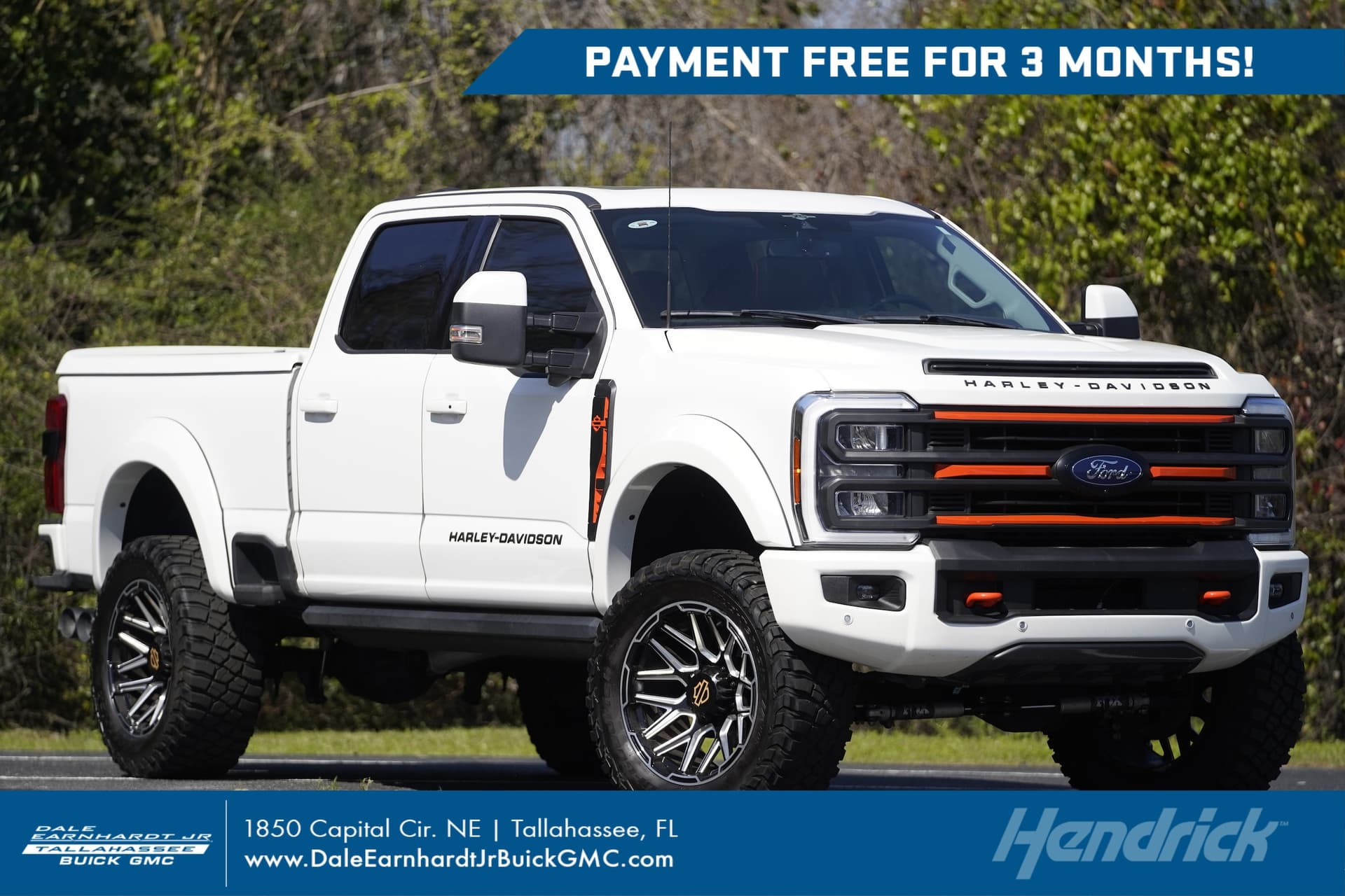 2023 Ford Super Duty F-250 SRW LARIAT — photo 1 of 56