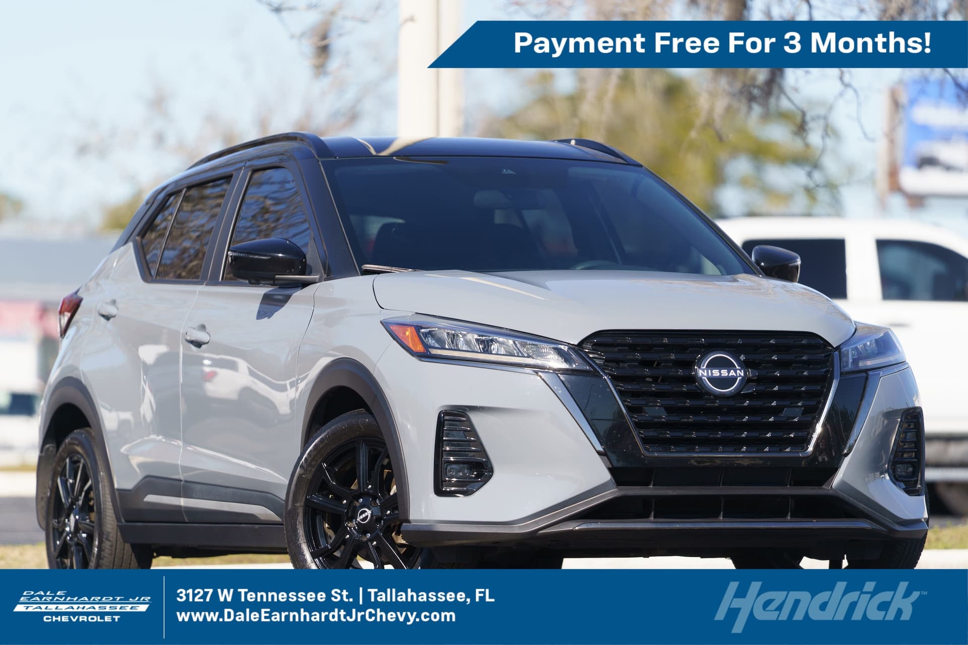 2023 Nissan Kicks SR — photo 1 of 44