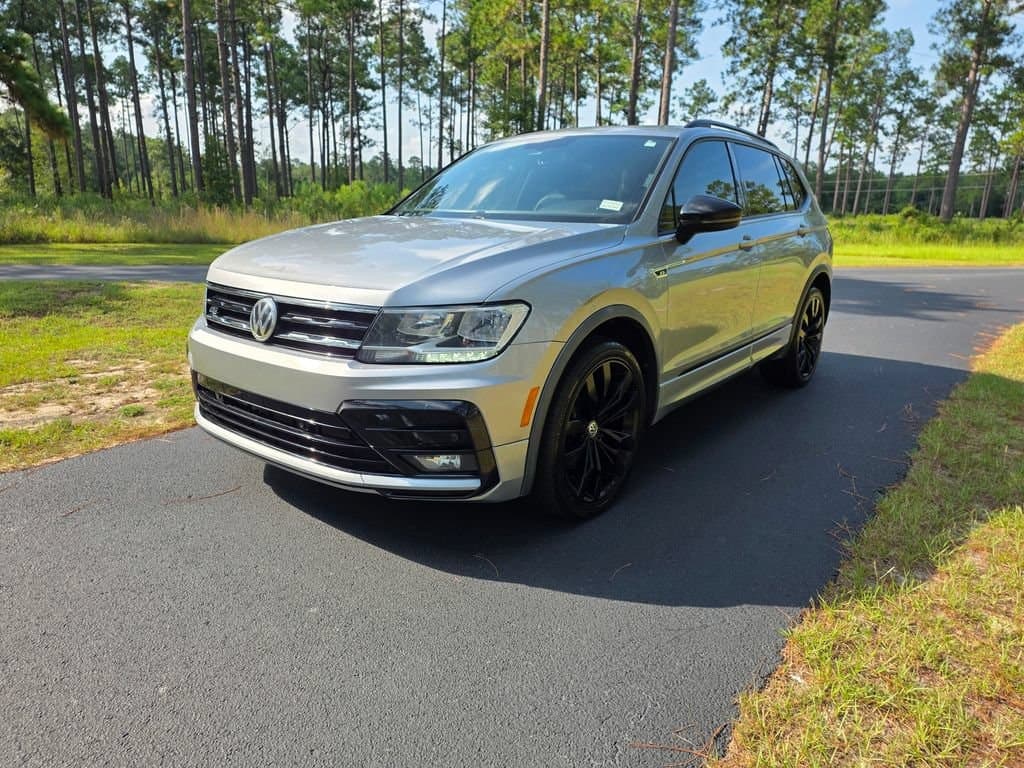 2021 Volkswagen Tiguan 2.0T SE R-Line Black — photo 1 of 35