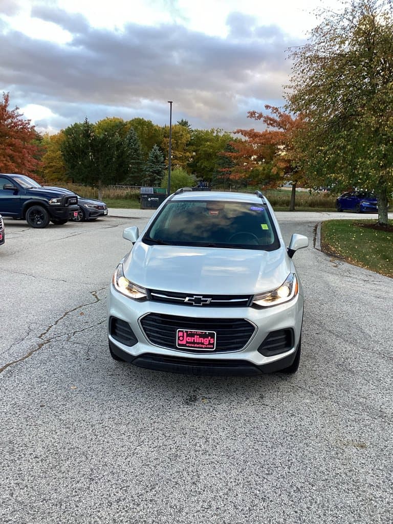 2022 Chevrolet Trax LT — photo 1 of 8