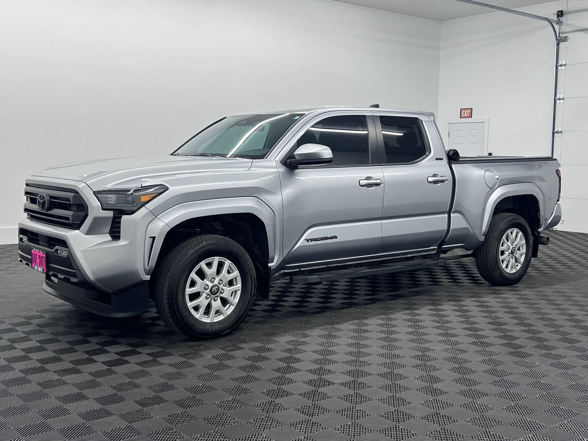 2024 Toyota Tacoma 4WD SR5 — photo 1 of 27
