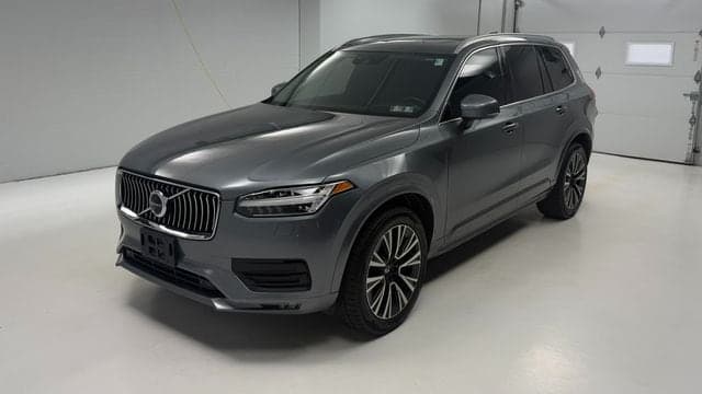 2020 Volvo XC90 Momentum — photo 1 of 61