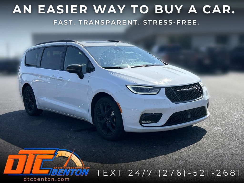 2025 Chrysler Pacifica Limited — photo 1 of 12