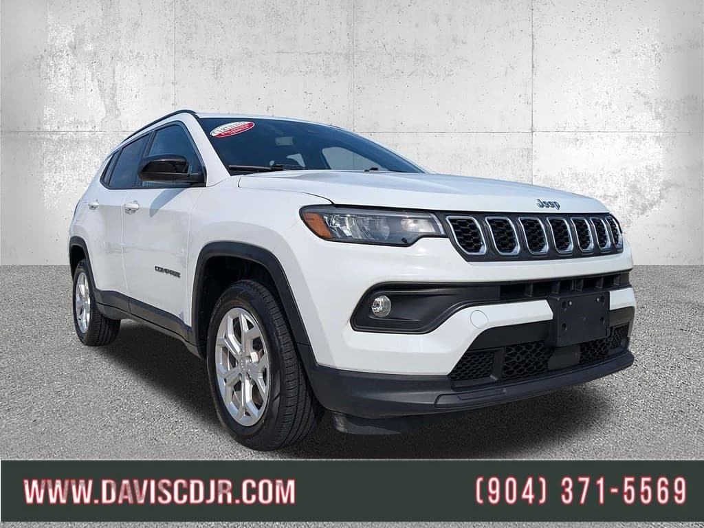 2024 Jeep Compass Latitude — photo 1 of 30