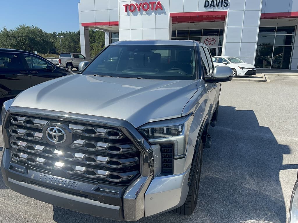 2023 Toyota Tundra 4WD Base — photo 1 of 6
