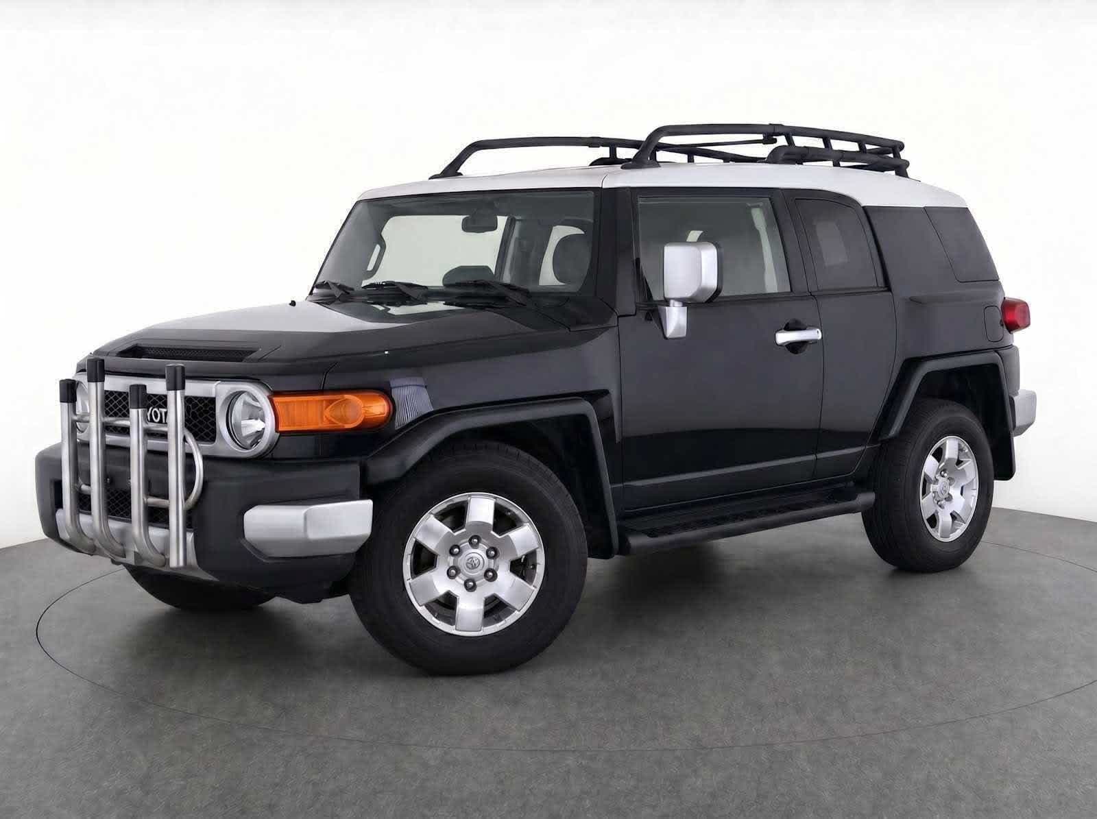 2008 Toyota FJ Cruiser Base — photo 1 of 34