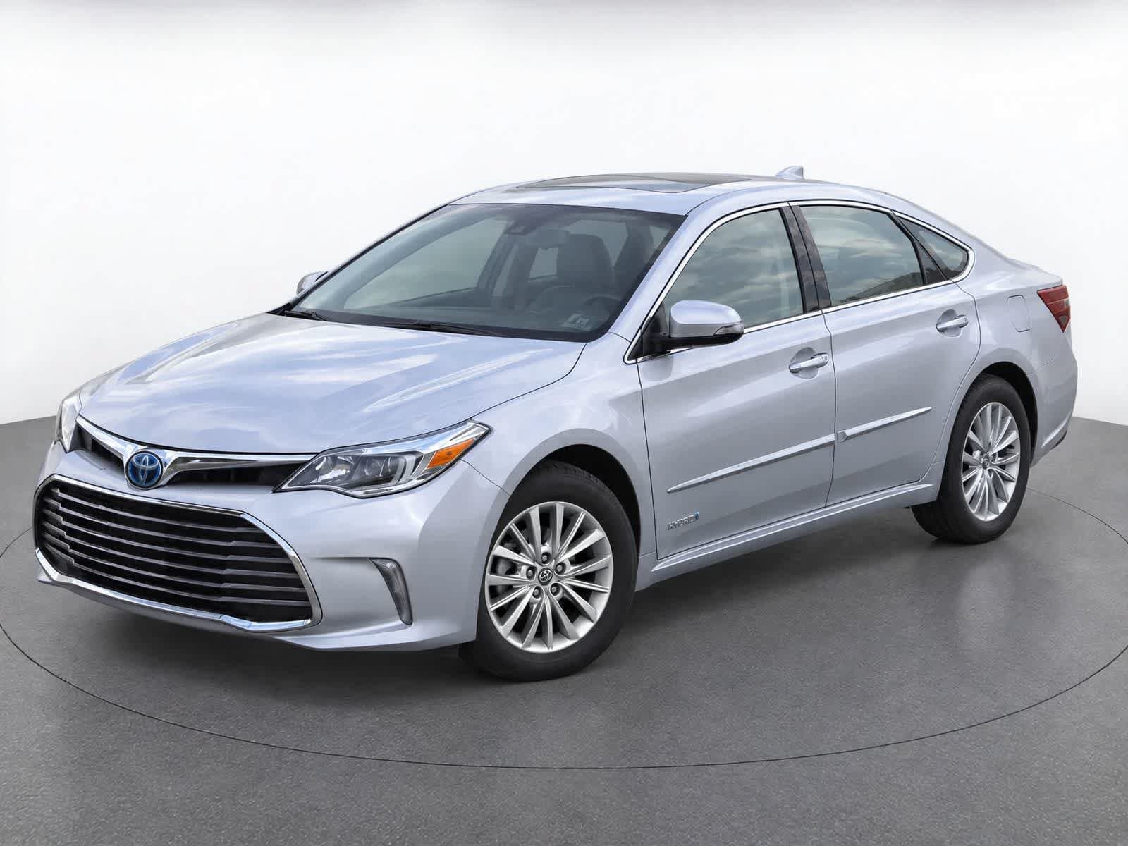 2016 Toyota Avalon Hybrid Limited — photo 1 of 15
