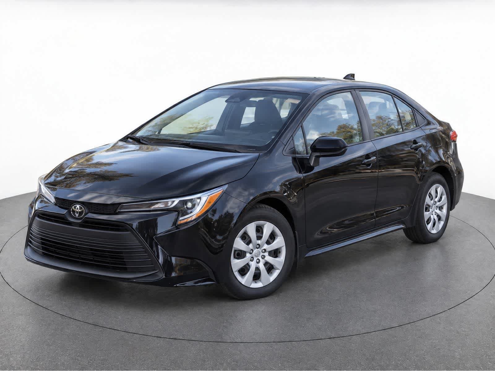 2024 Toyota Corolla LE — photo 1 of 14