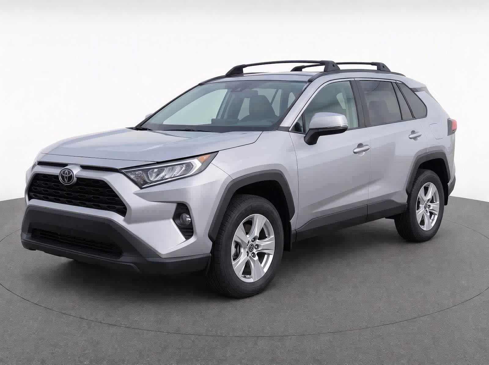 2020 Toyota RAV4 XLE — photo 1 of 17