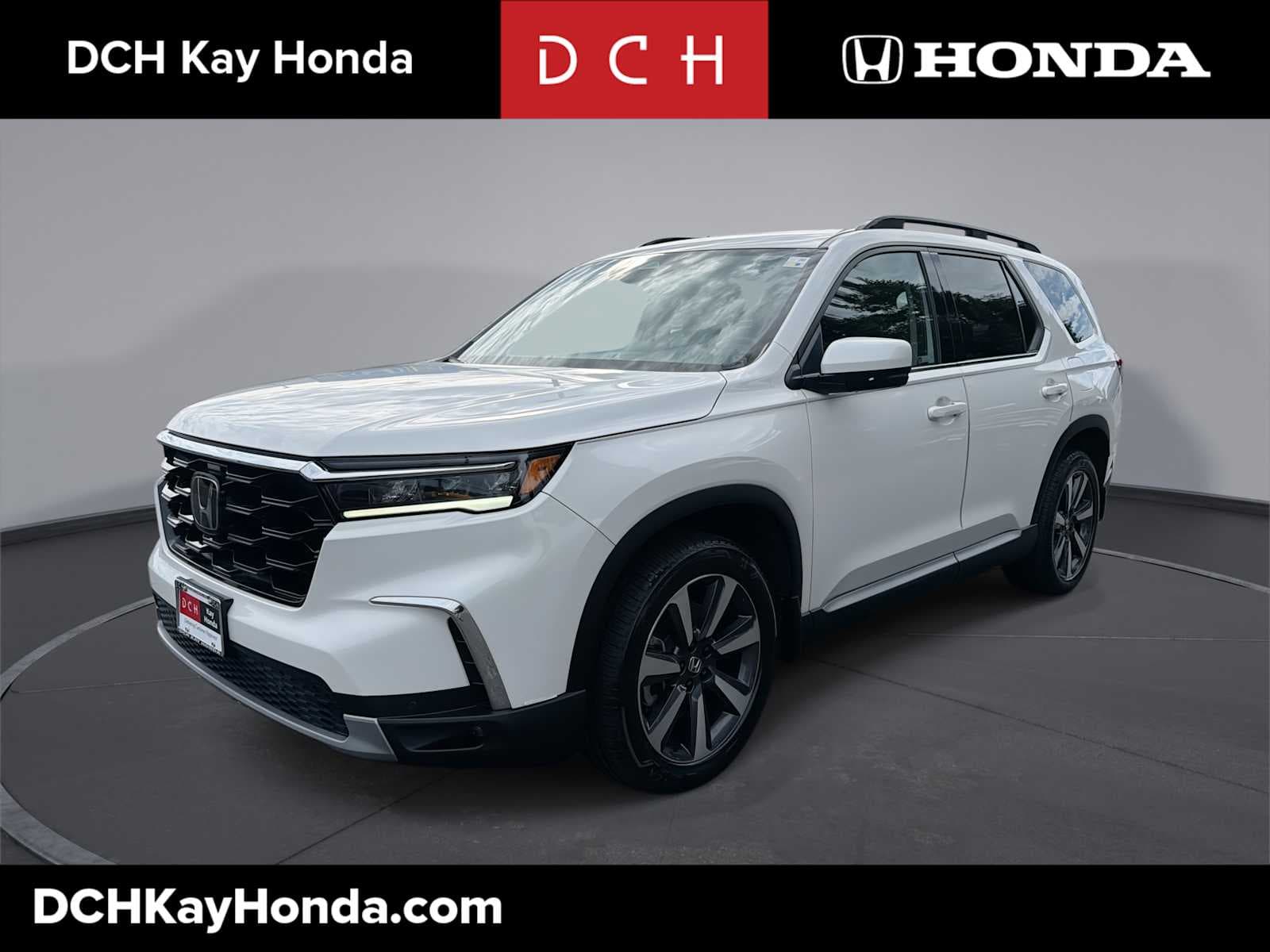 2024 Honda Pilot Touring — photo 1 of 36