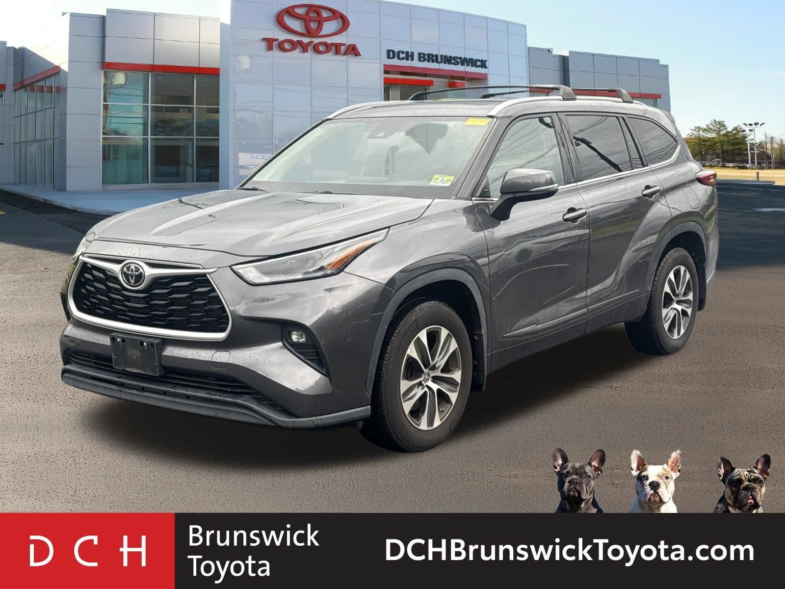 2022 Toyota Highlander XLE — photo 1 of 36