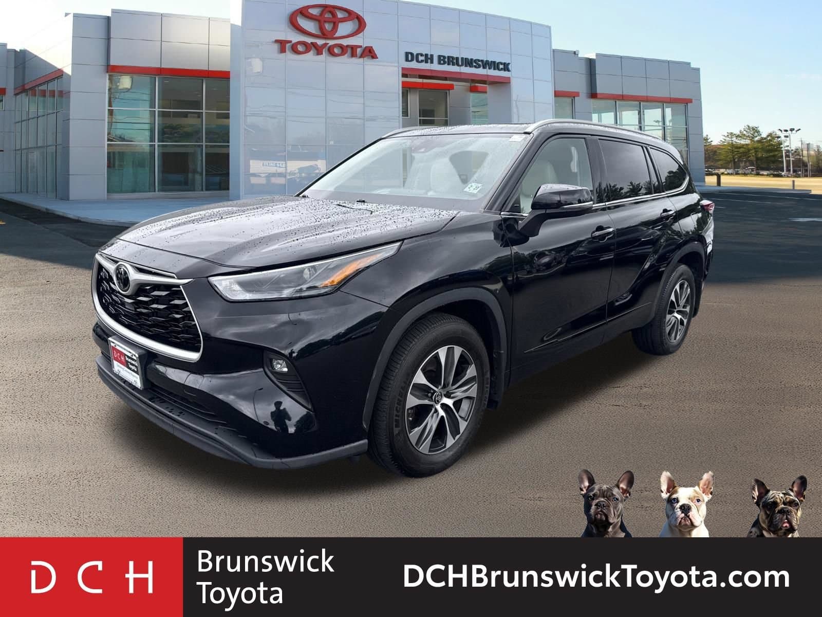 2022 Toyota Highlander XLE — photo 1 of 33