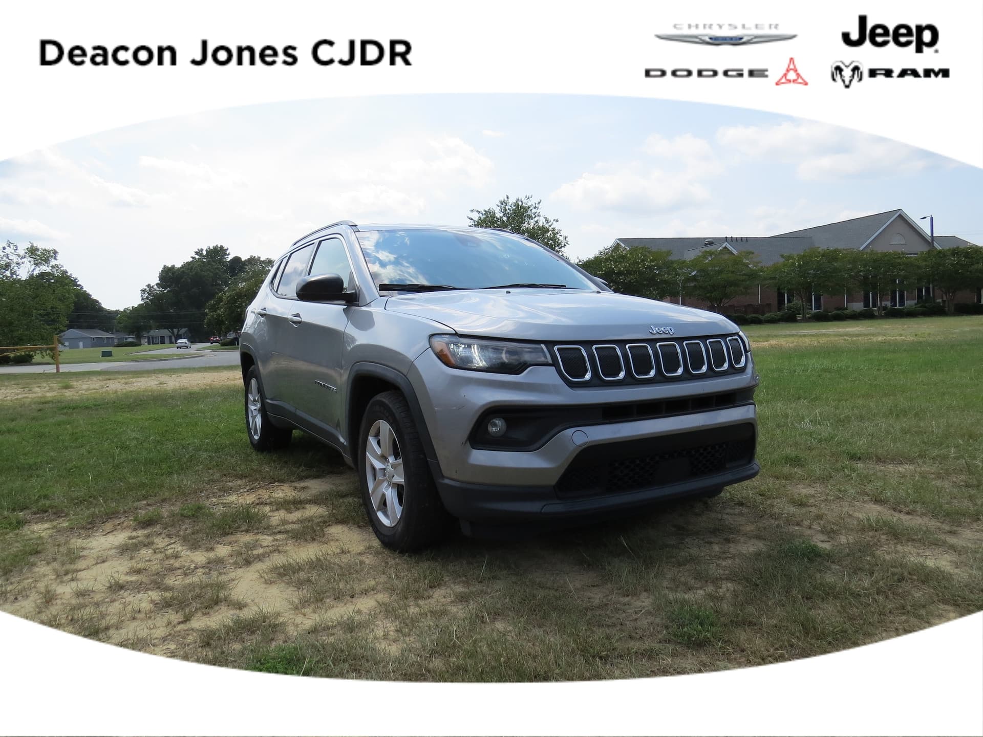2022 Jeep Compass Latitude — photo 1 of 16