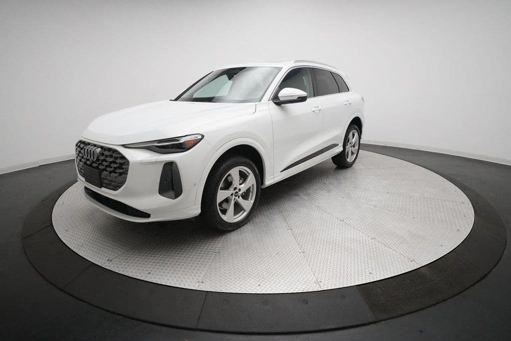 2025 Audi Q5 Premium Plus — photo 1 of 39