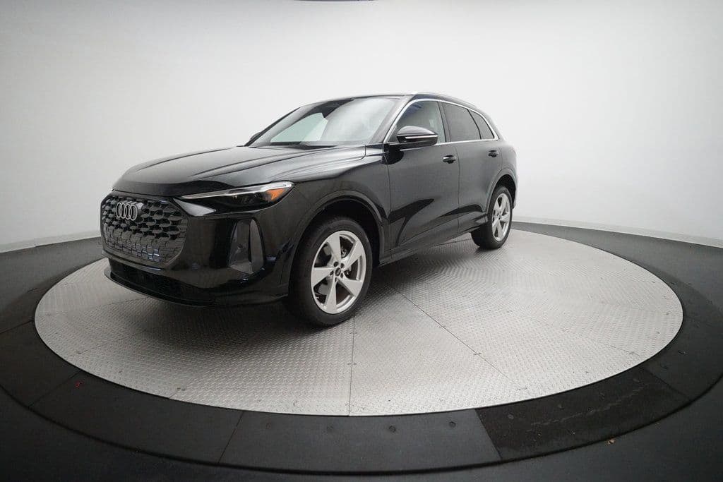 2025 Audi Q5 2.0T Premium Plus — photo 1 of 39