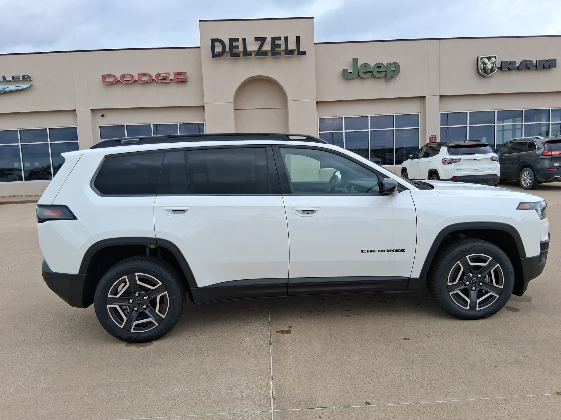 2026 Jeep Cherokee LIMITED 4X4 — photo 1 of 30
