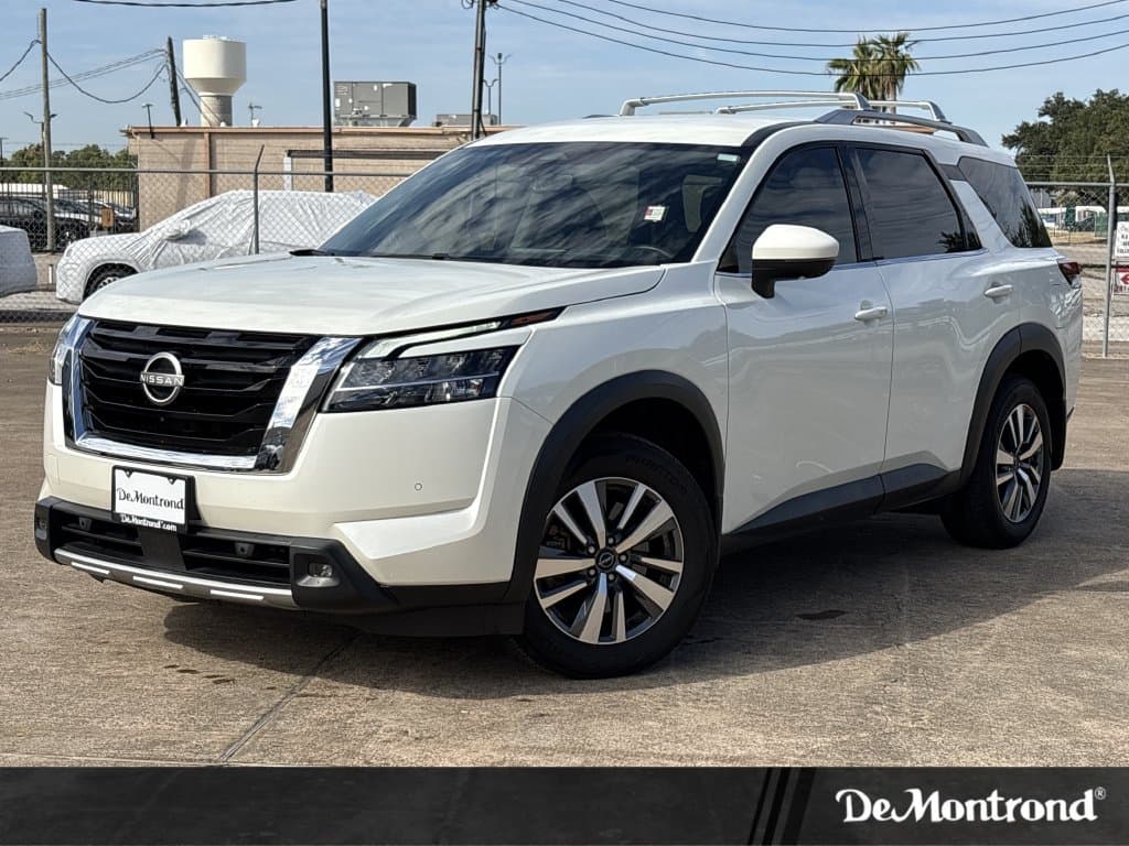 2023 Nissan Pathfinder SL — photo 1 of 31