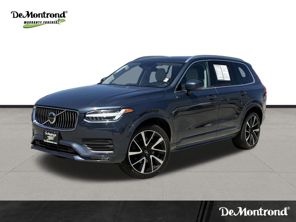 2022 Volvo XC90 Momentum — photo 1 of 31