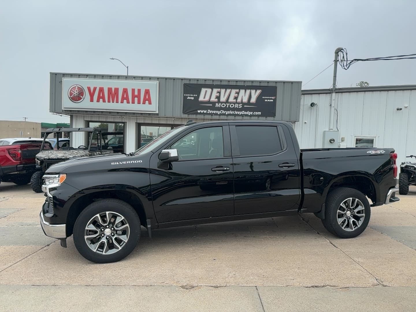 2023 Chevrolet Silverado 1500 LT — photo 1 of 24