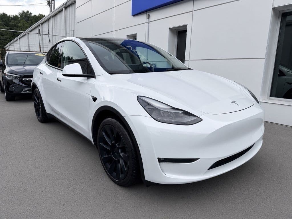 2023 Tesla Model Y Long Range — photo 1 of 4