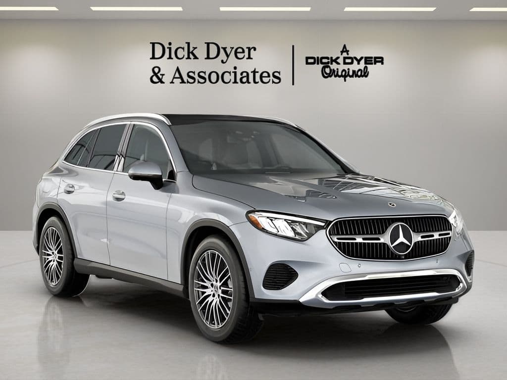2026 Mercedes-Benz GLC GLC 300 — photo 1 of 47