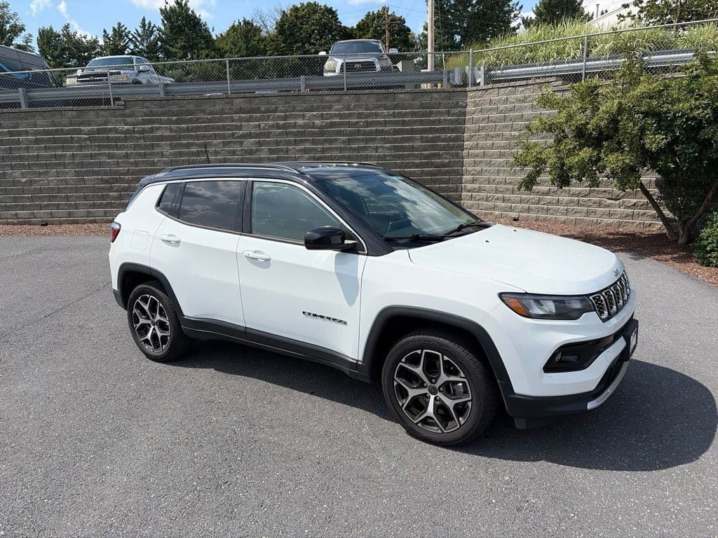 2025 Jeep Compass Limited — photo 1 of 14