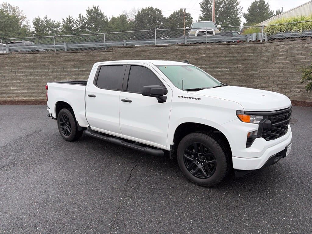 2024 Chevrolet Silverado 1500 Custom — photo 1 of 13