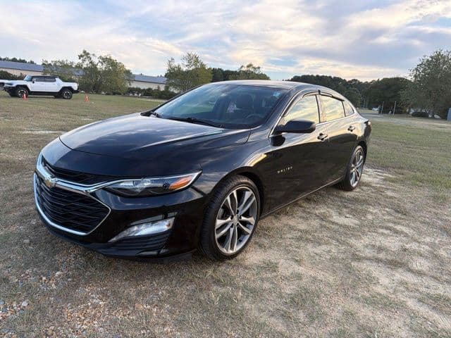 2022 Chevrolet Malibu LT — photo 1 of 21