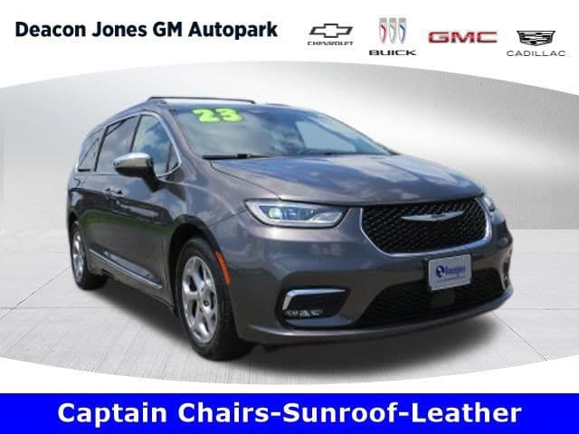 2023 Chrysler Pacifica Limited — photo 1 of 26
