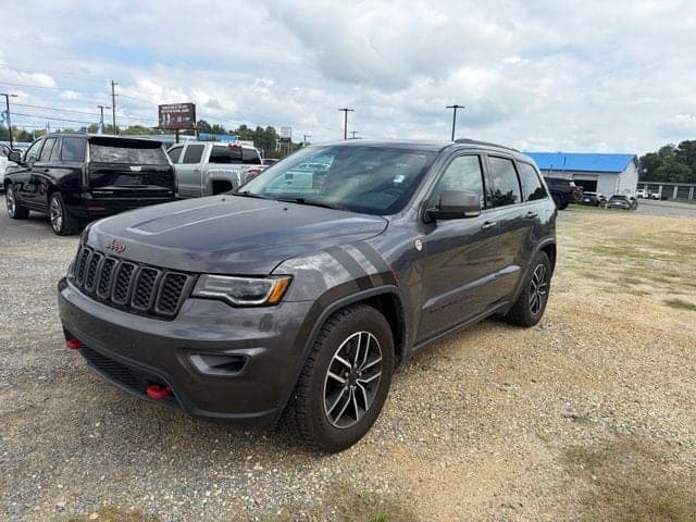 2021 Jeep Grand Cherokee Trailhawk — photo 1 of 21