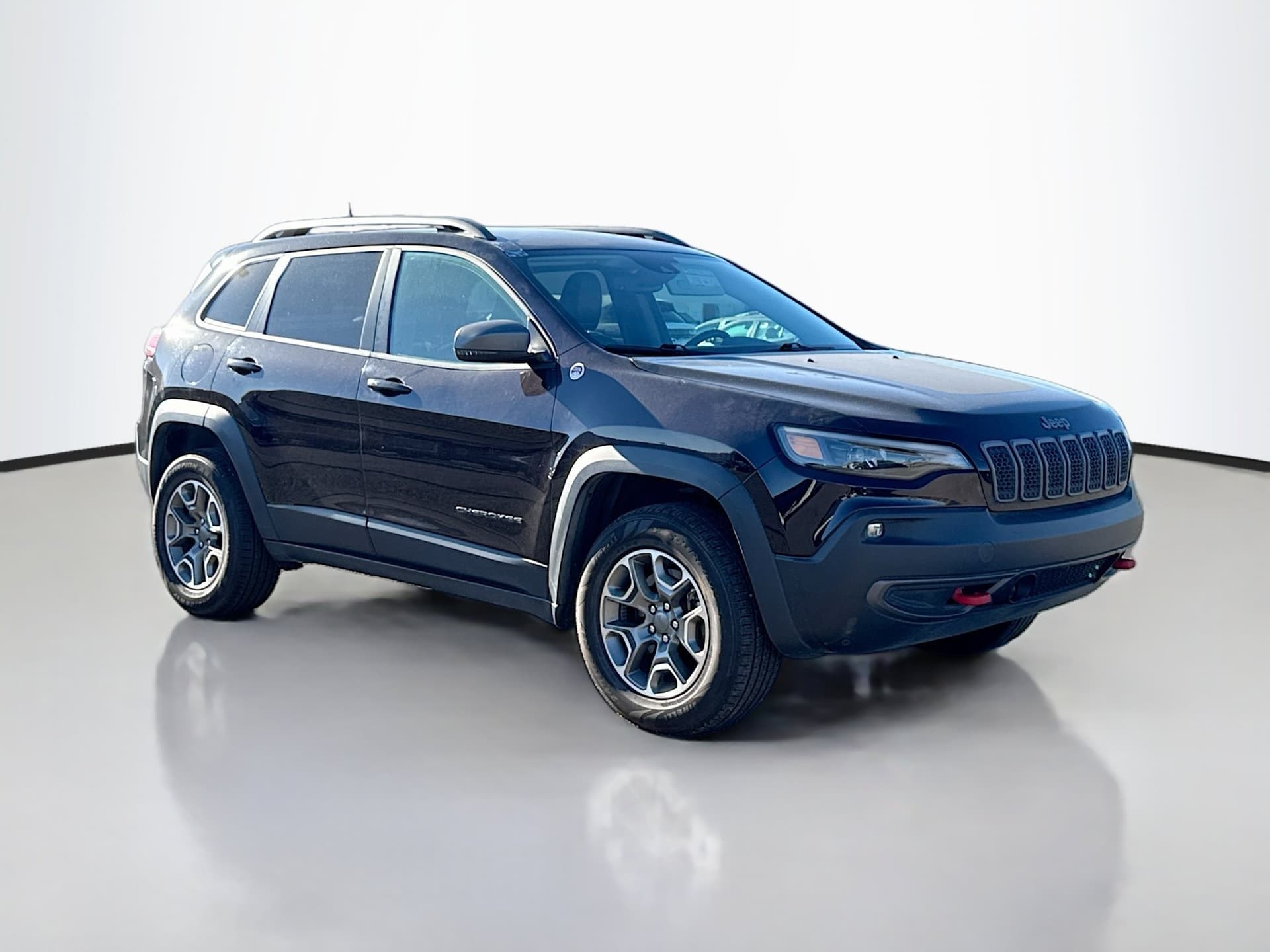 2021 Jeep Cherokee Trailhawk — photo 1 of 15