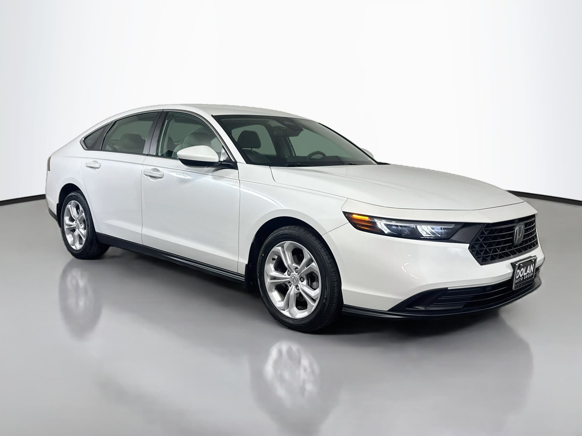 2025 Honda Accord Sedan LX — photo 1 of 34